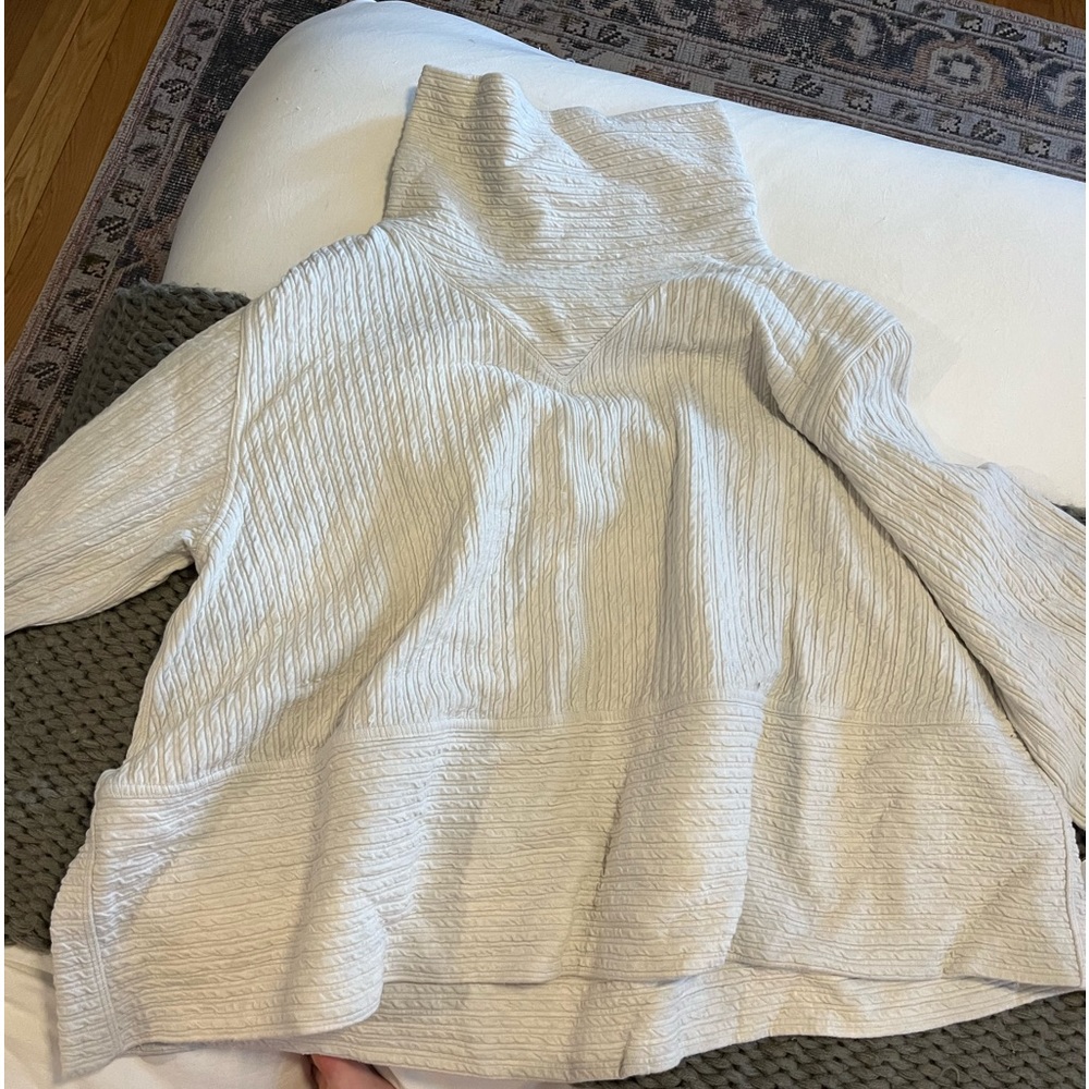 Lululemon Mock Neck Pullover in White Opal